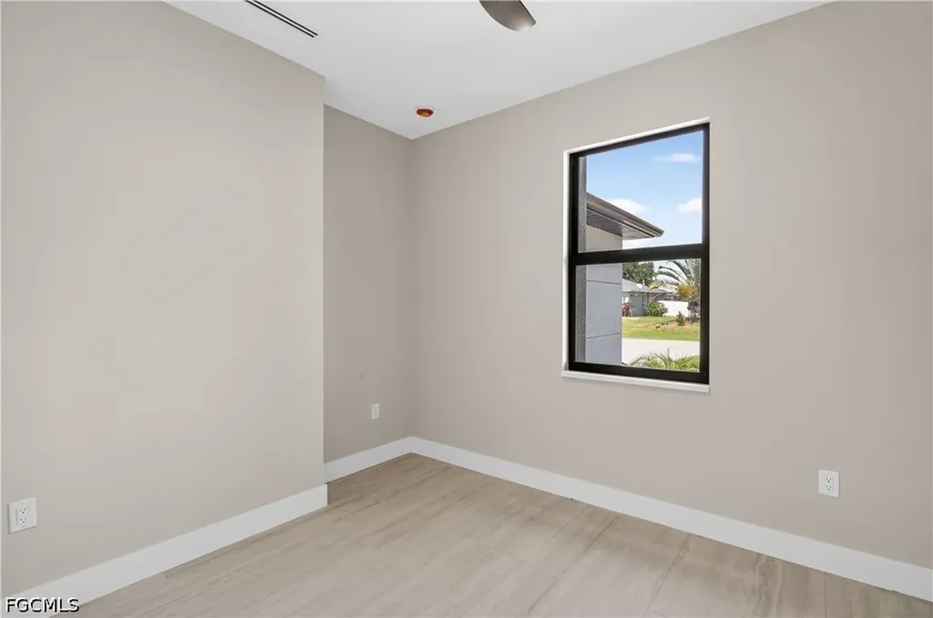 812 SW 14th Avenue Cape Coral FL 33991