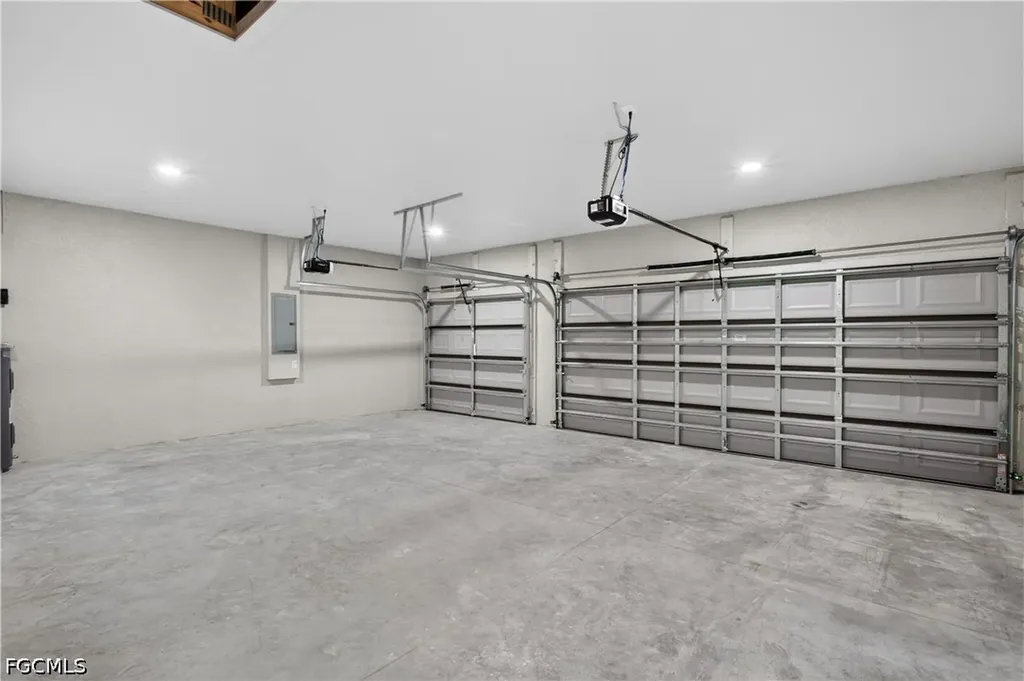 812 SW 14th Avenue Cape Coral FL 33991
