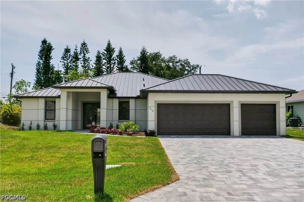 812 SW 14th Avenue Cape Coral FL 33991