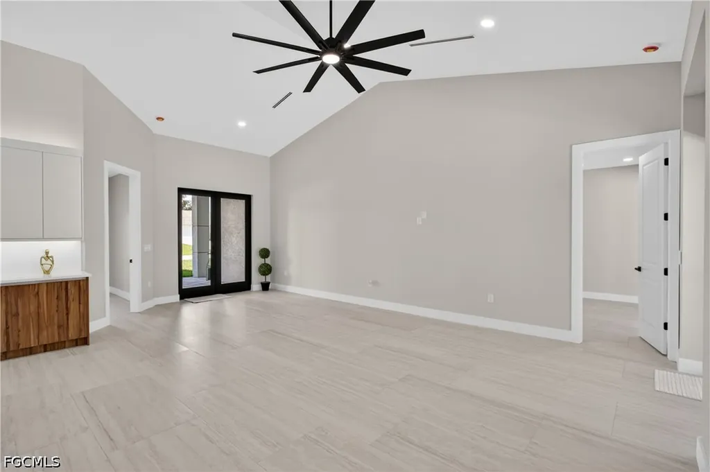 812 SW 14th Avenue Cape Coral FL 33991