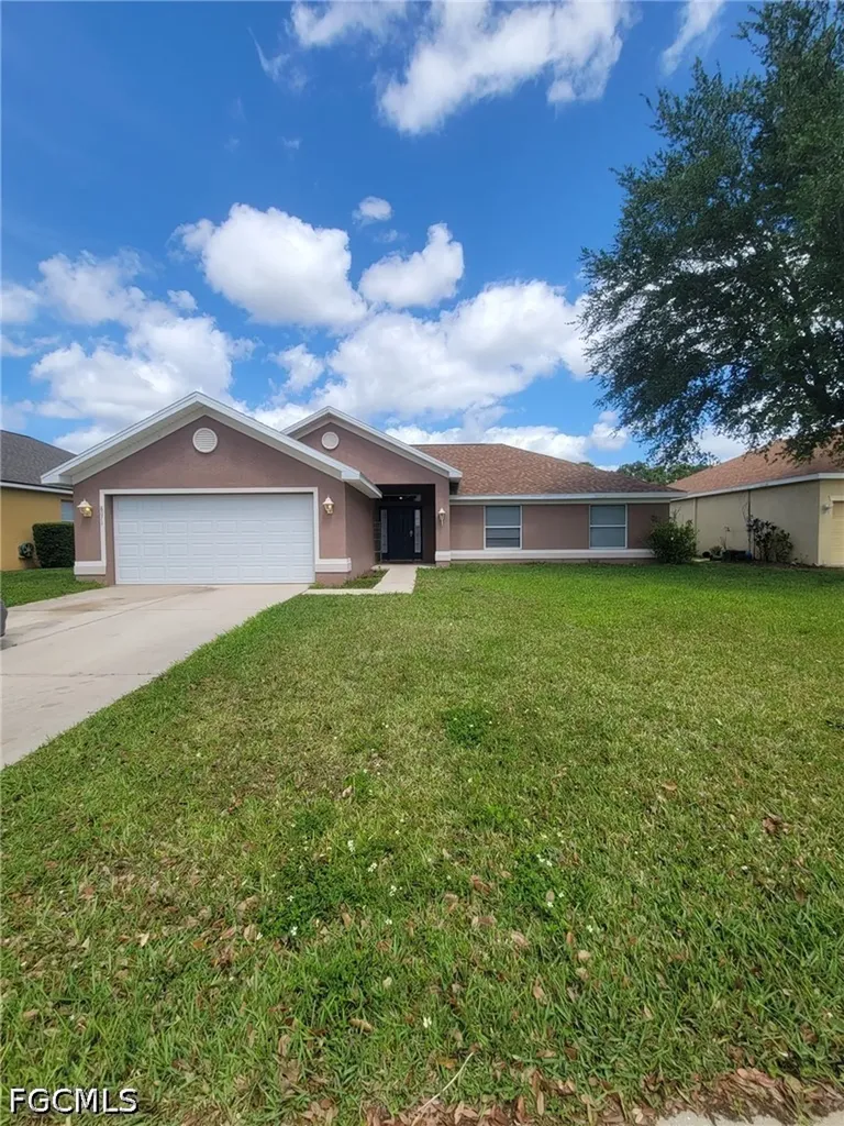 8071 Liriope Loop Lehigh Acres FL 33972