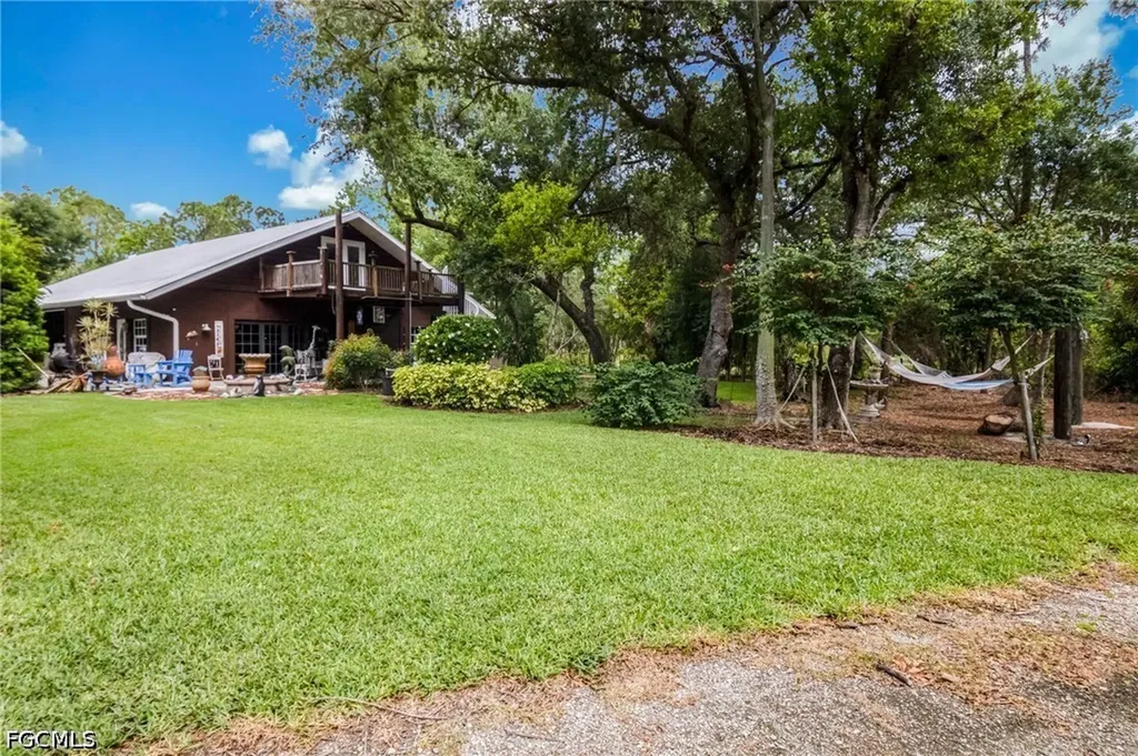 17611 Old Bayshore Road North Fort Myers FL 33917
