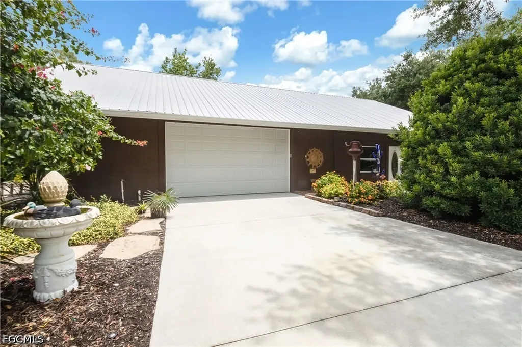 17611 Old Bayshore Road North Fort Myers FL 33917