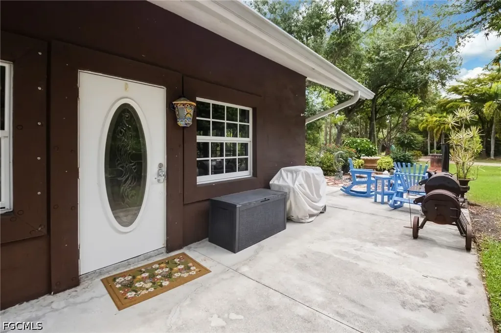 17611 Old Bayshore Road North Fort Myers FL 33917