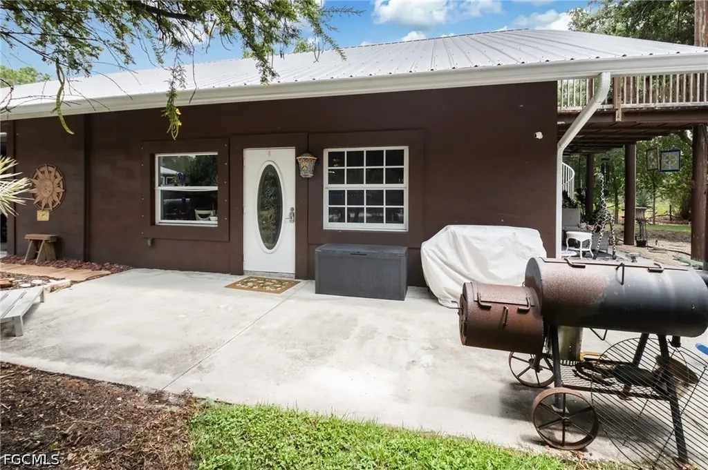 17611 Old Bayshore Road North Fort Myers FL 33917