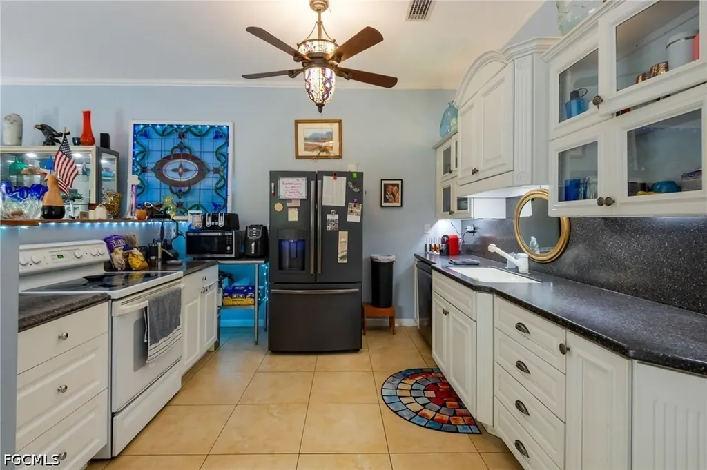 17611 Old Bayshore Road North Fort Myers FL 33917