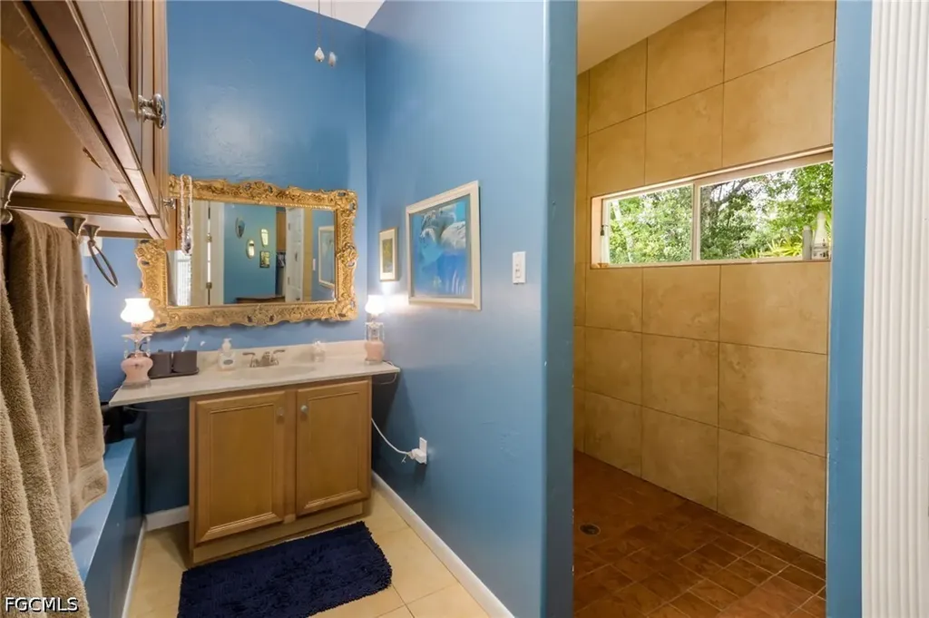 17611 Old Bayshore Road North Fort Myers FL 33917