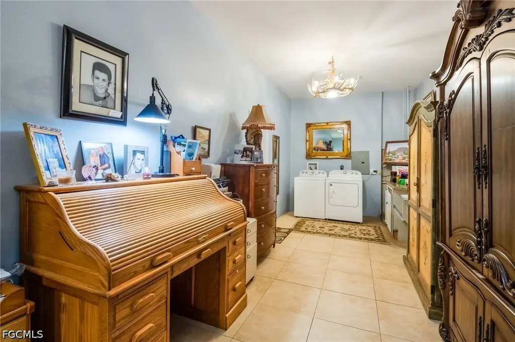 17611 Old Bayshore Road North Fort Myers FL 33917