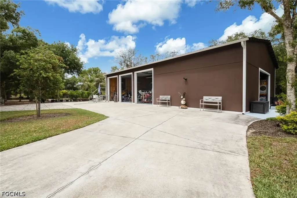 17611 Old Bayshore Road North Fort Myers FL 33917
