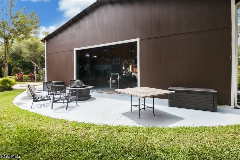 17611 Old Bayshore Road North Fort Myers FL 33917