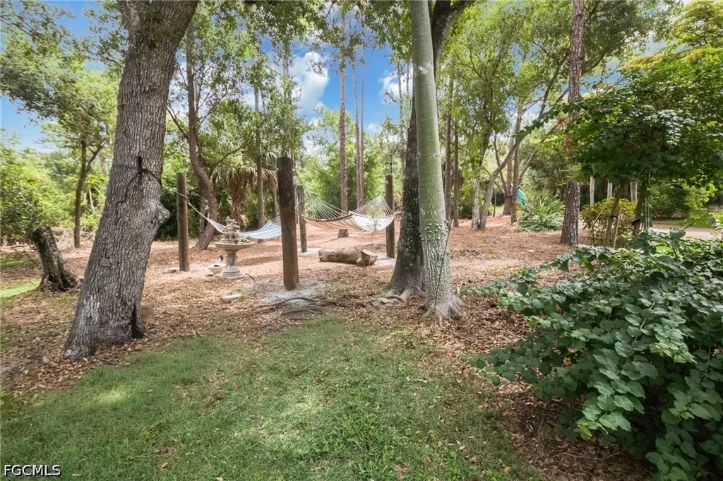 17611 Old Bayshore Road North Fort Myers FL 33917
