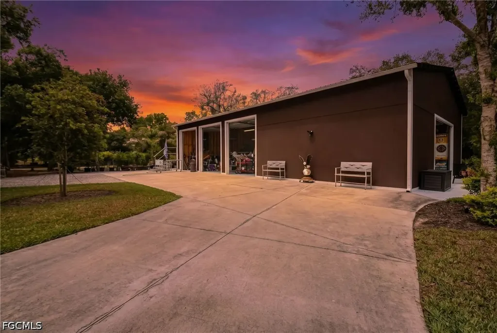 17611 Old Bayshore Road North Fort Myers FL 33917