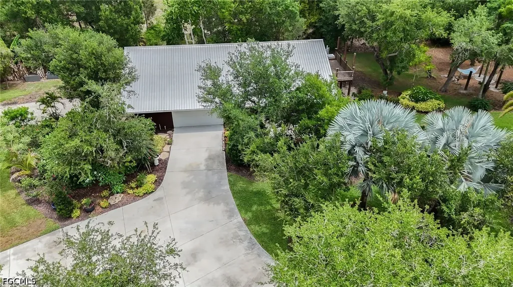17611 Old Bayshore Road North Fort Myers FL 33917