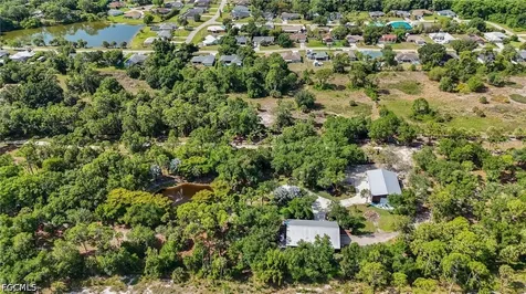 17611 Old Bayshore Road North Fort Myers FL 33917