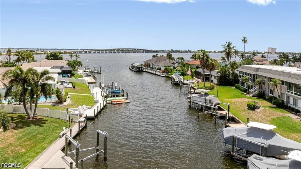 1671 Edith Esplanade Cape Coral FL 33904