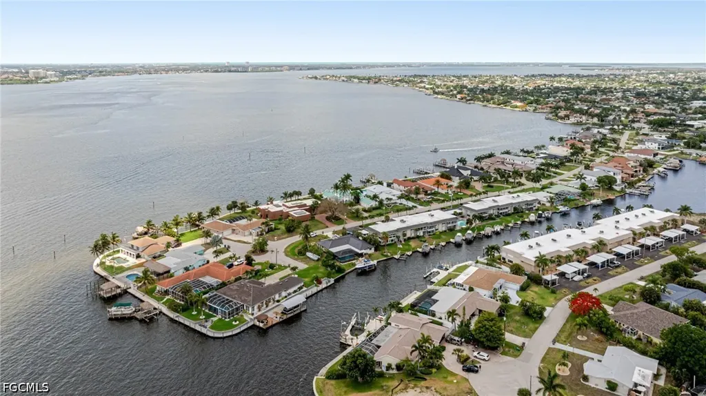1671 Edith Esplanade Cape Coral FL 33904