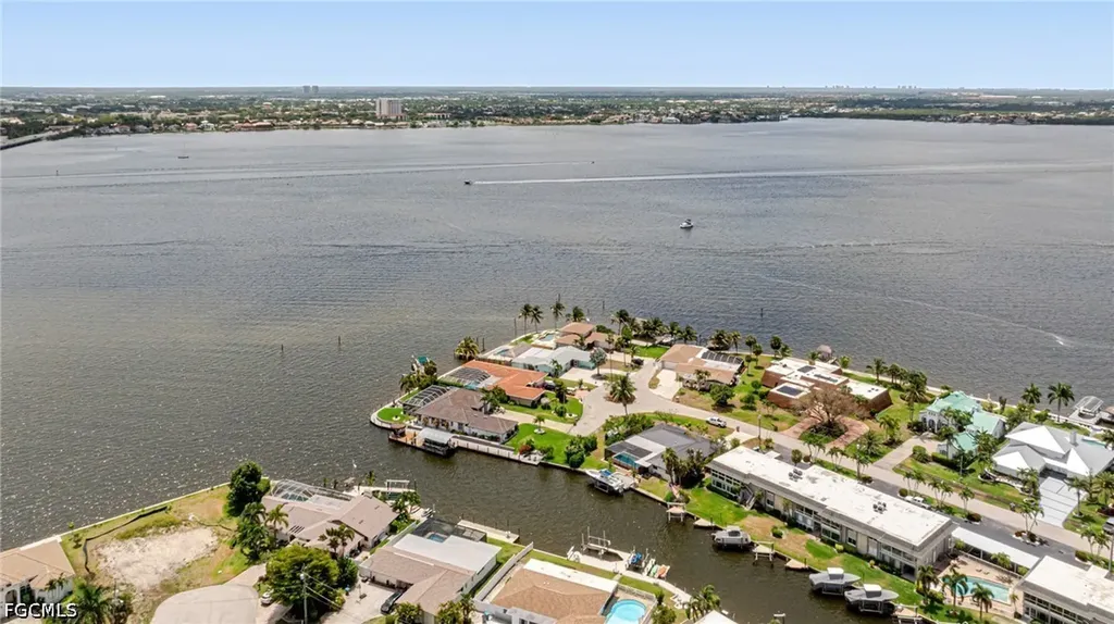 1671 Edith Esplanade Cape Coral FL 33904