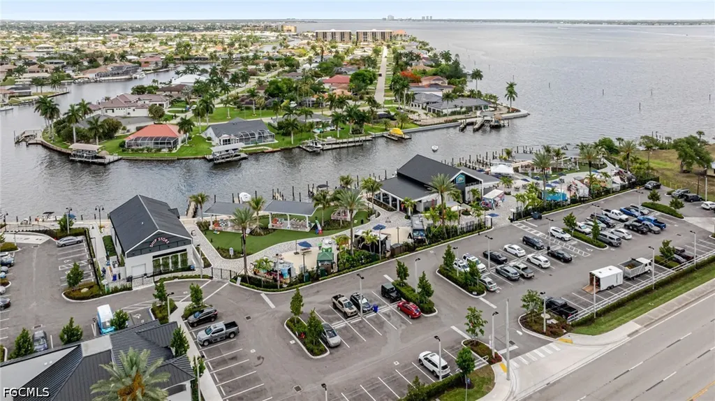 1671 Edith Esplanade Cape Coral FL 33904