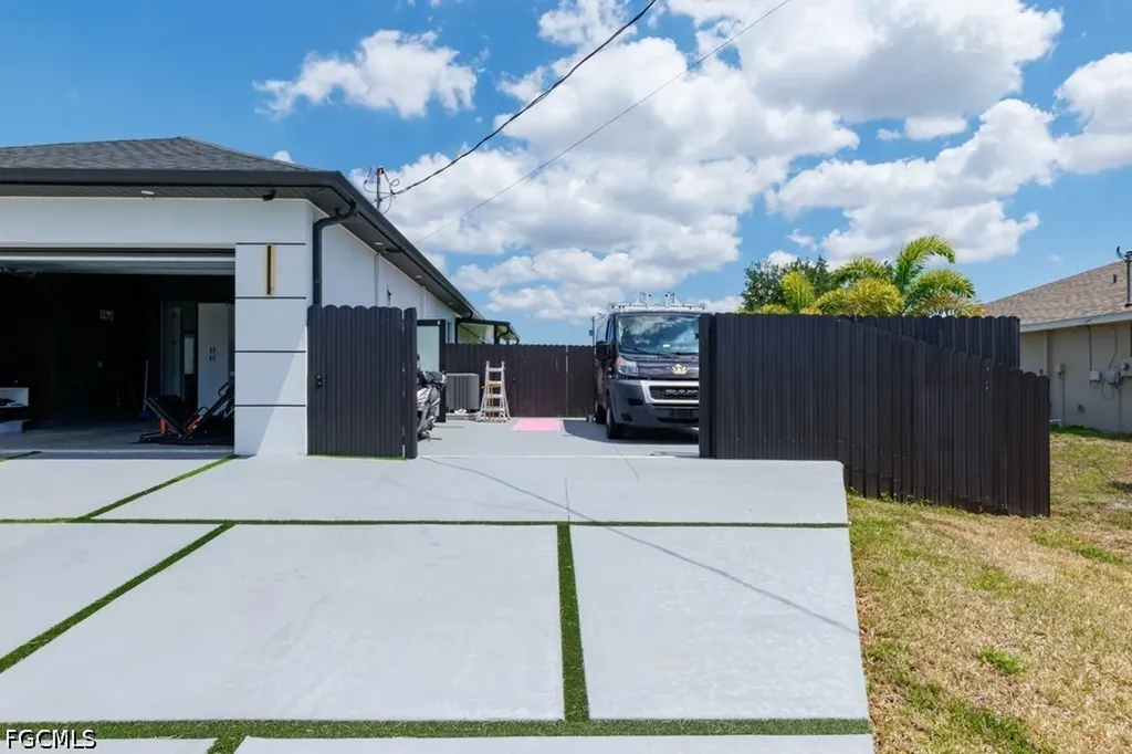 1007 NW 19th Street Cape Coral FL 33993