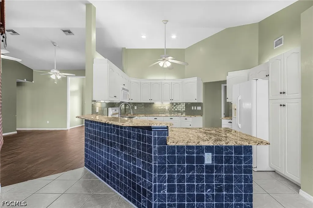 1137 SW 37th Street Cape Coral FL 33914