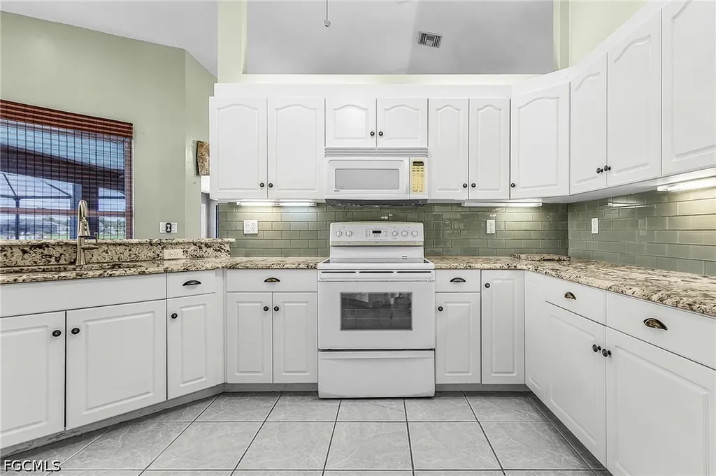 1137 SW 37th Street Cape Coral FL 33914