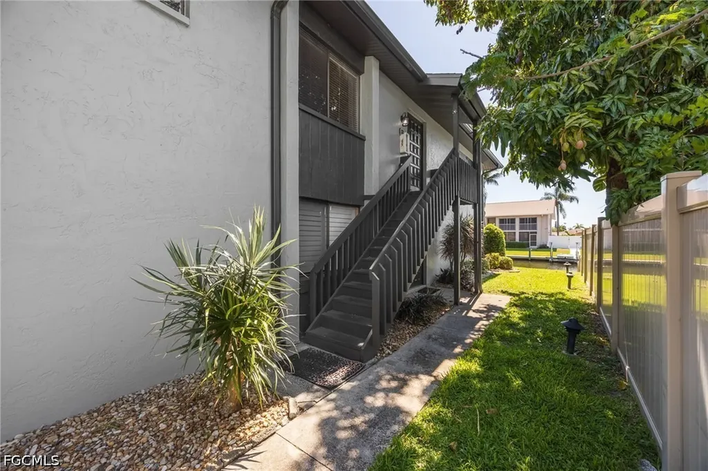 4928 Vincennes Street Cape Coral FL 33904