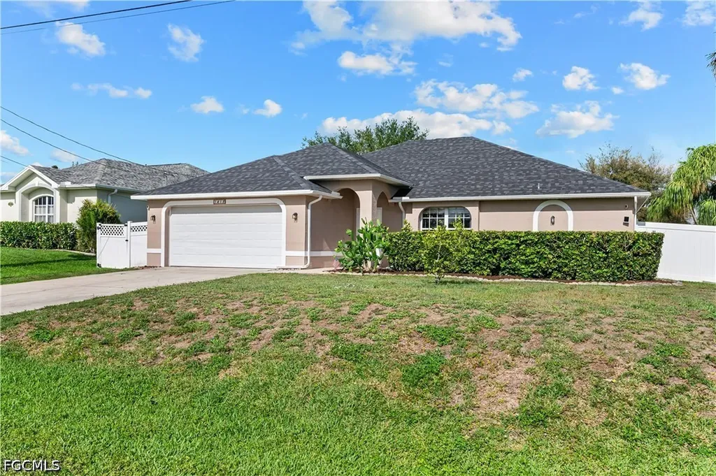 1418 SW 11th Place Cape Coral FL 33991