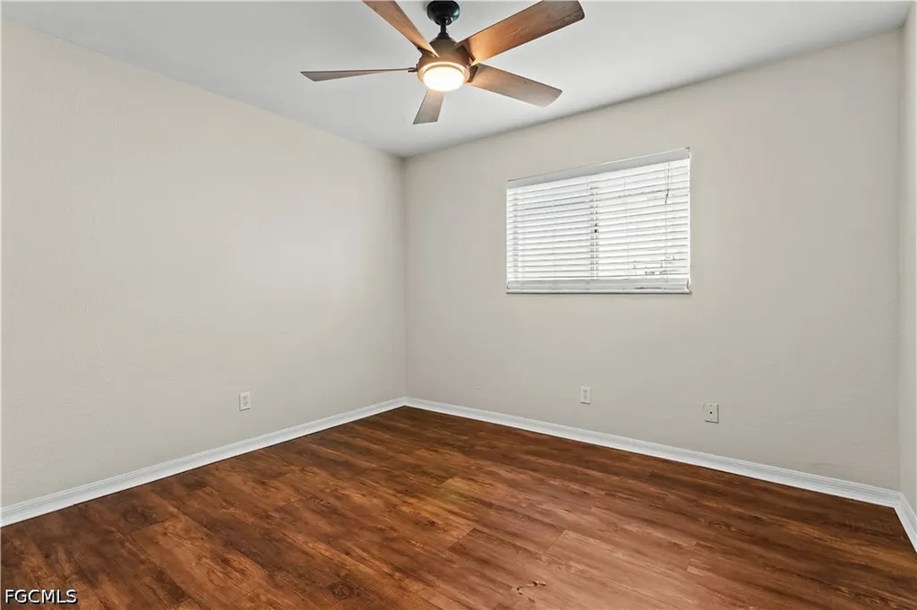 1418 SW 11th Place Cape Coral FL 33991