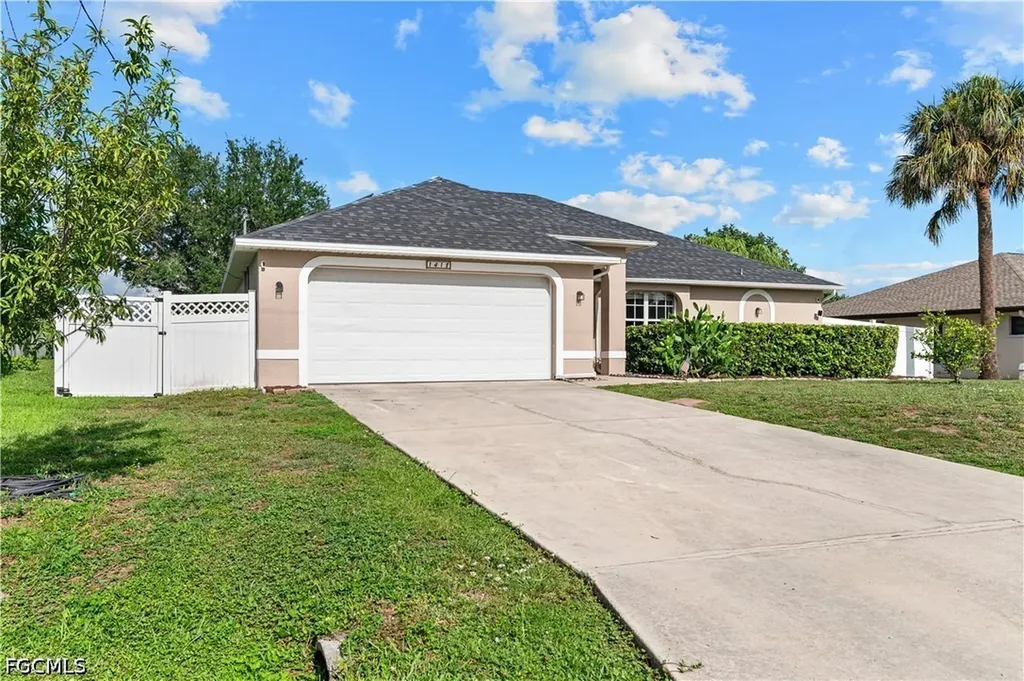 1418 SW 11th Place Cape Coral FL 33991