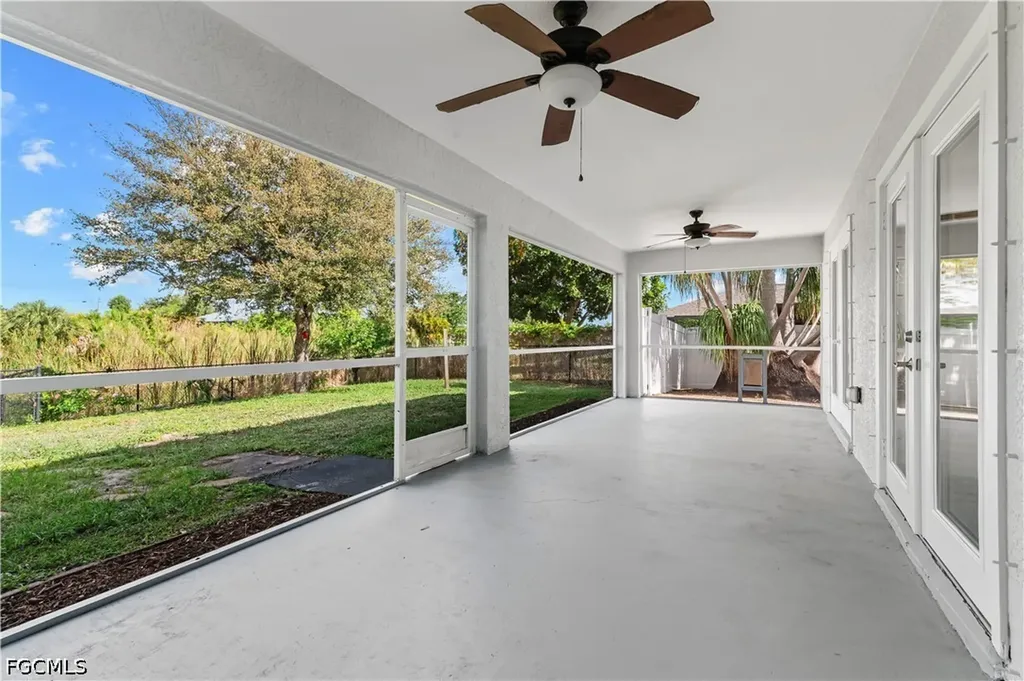 1418 SW 11th Place Cape Coral FL 33991