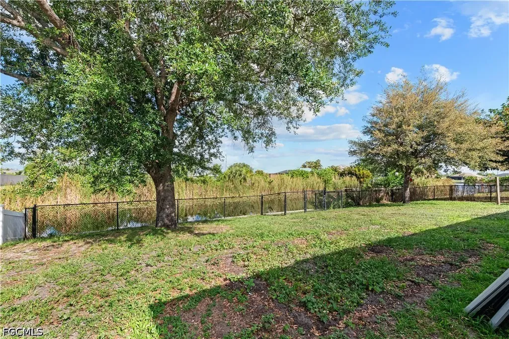 1418 SW 11th Place Cape Coral FL 33991