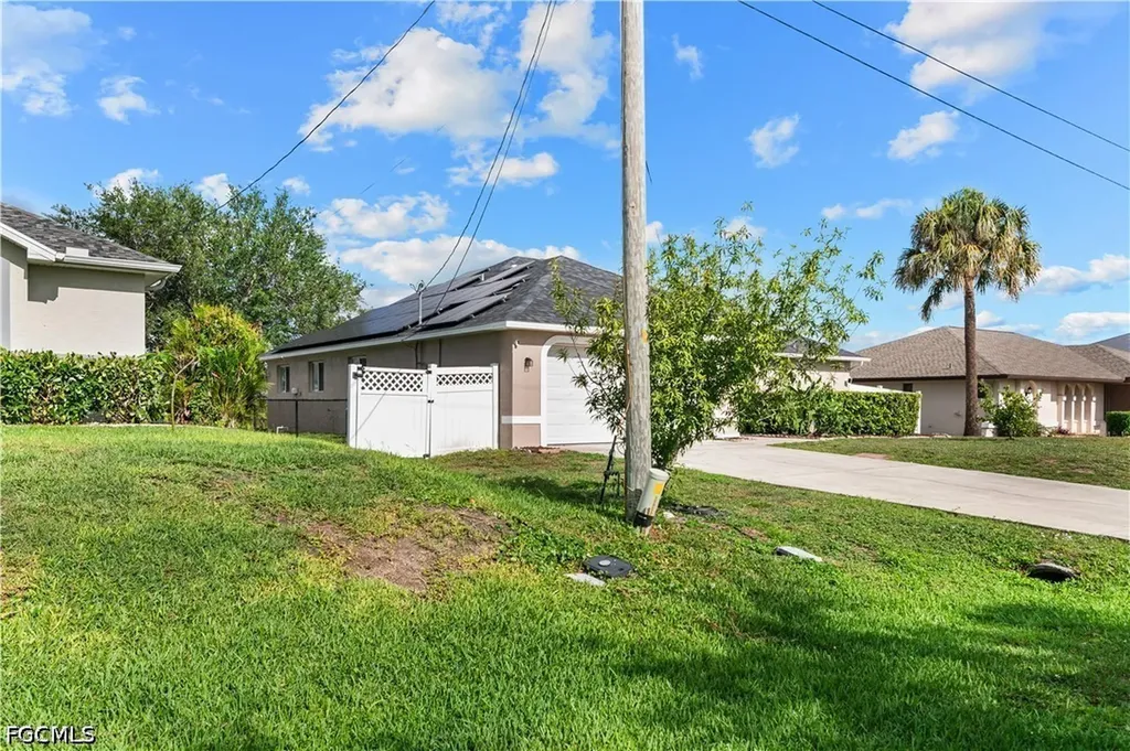 1418 SW 11th Place Cape Coral FL 33991