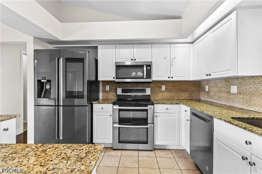 1418 SW 11th Place Cape Coral FL 33991