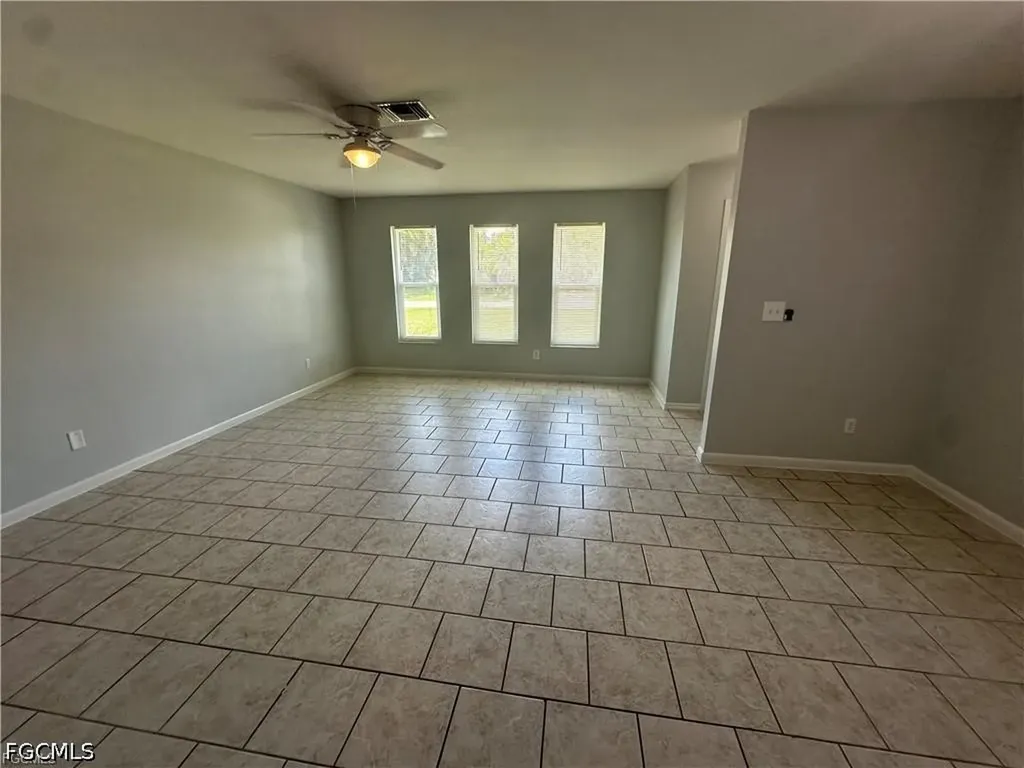 518-520 SE 6th Place Cape Coral FL 33990
