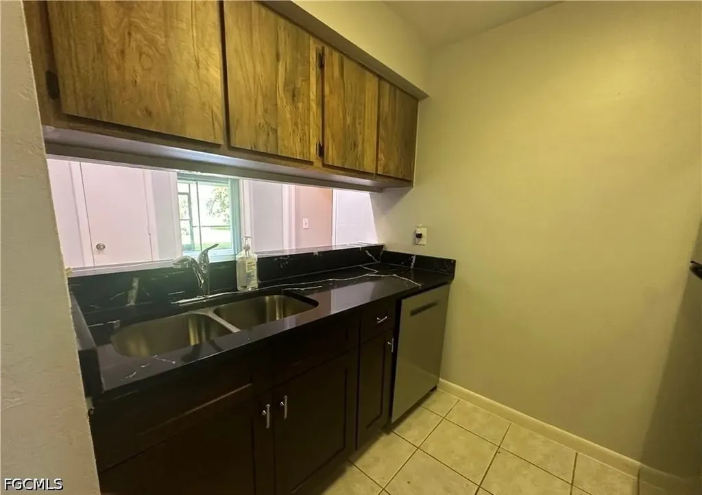 518-520 SE 6th Place Cape Coral FL 33990