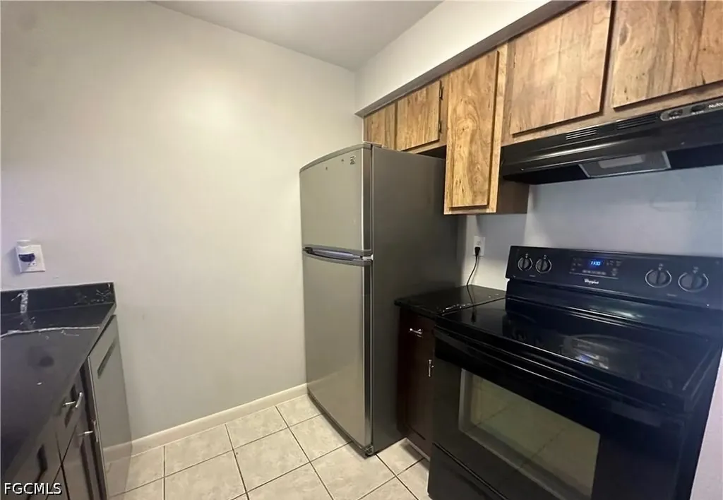 518-520 SE 6th Place Cape Coral FL 33990