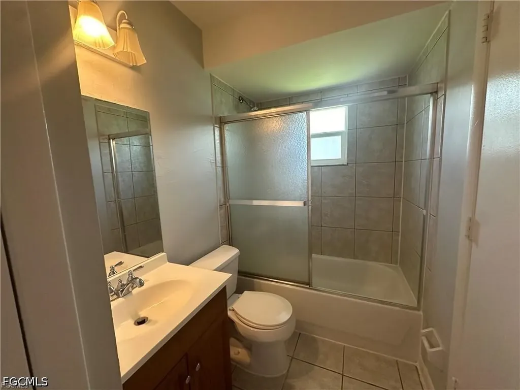 518-520 SE 6th Place Cape Coral FL 33990