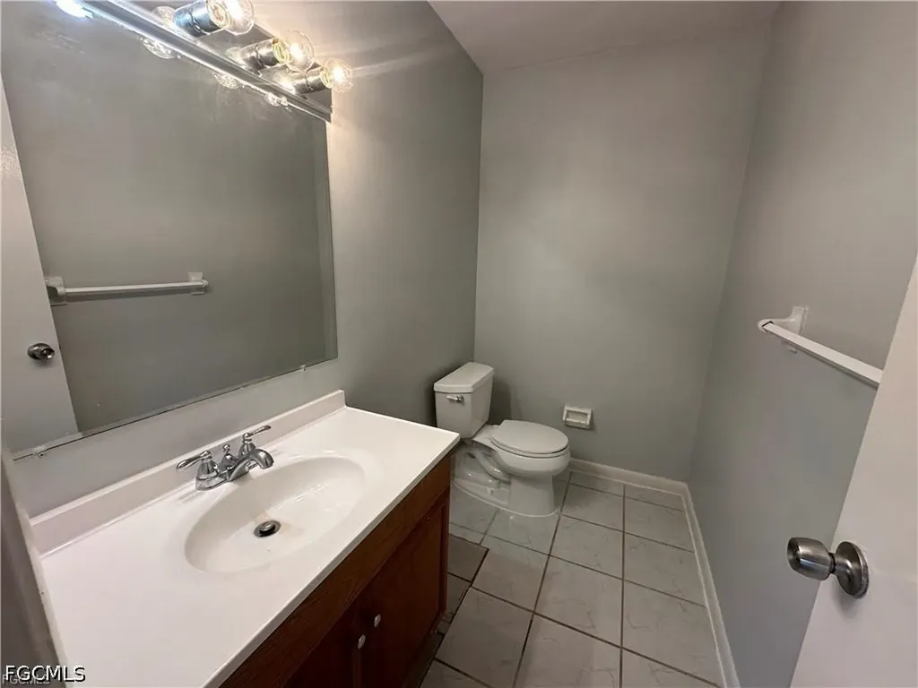 518-520 SE 6th Place Cape Coral FL 33990