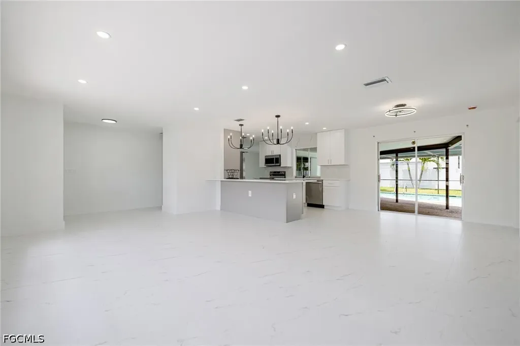 2285 SE 28th Street Cape Coral FL 33904