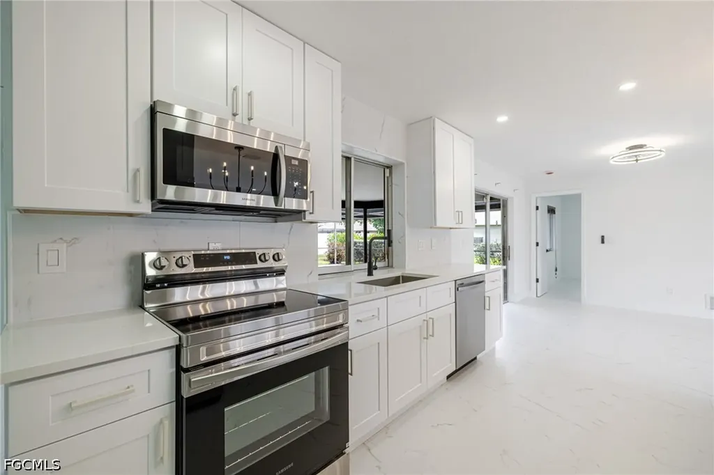 2285 SE 28th Street Cape Coral FL 33904