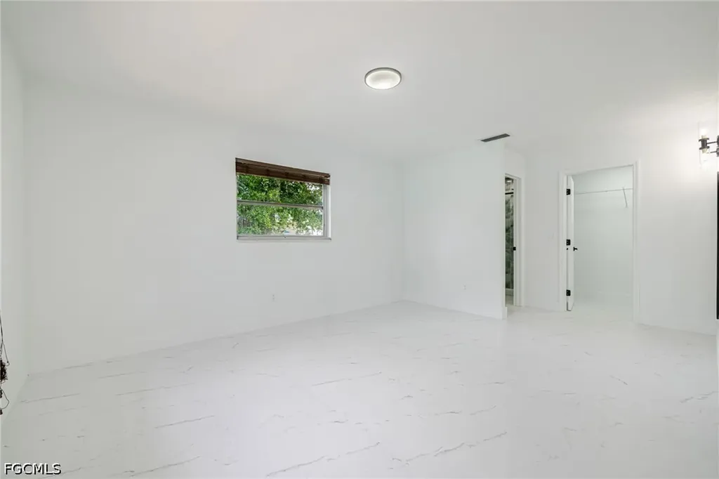 2285 SE 28th Street Cape Coral FL 33904
