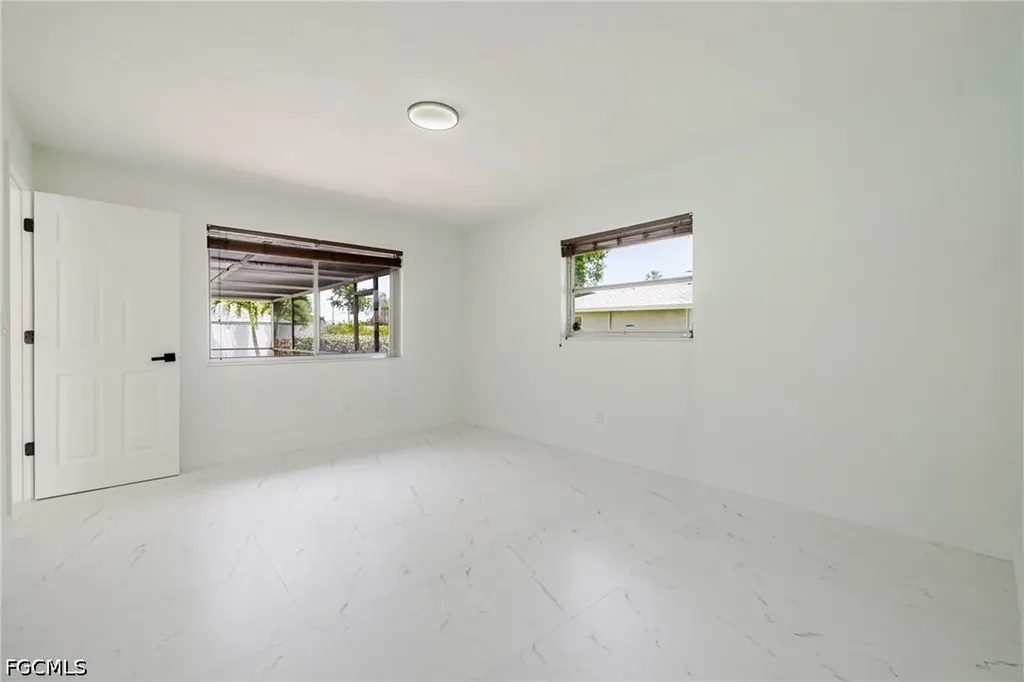 2285 SE 28th Street Cape Coral FL 33904