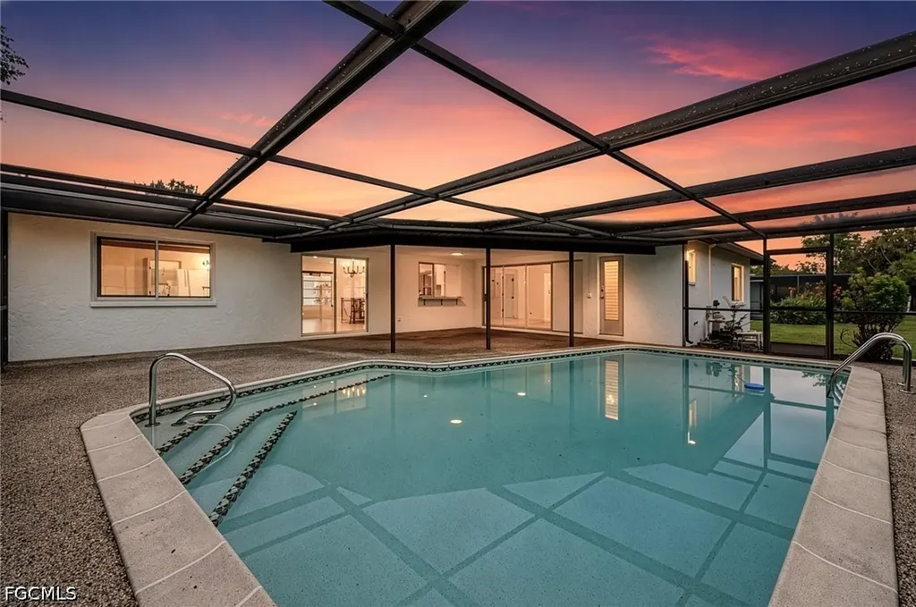 2285 SE 28th Street Cape Coral FL 33904