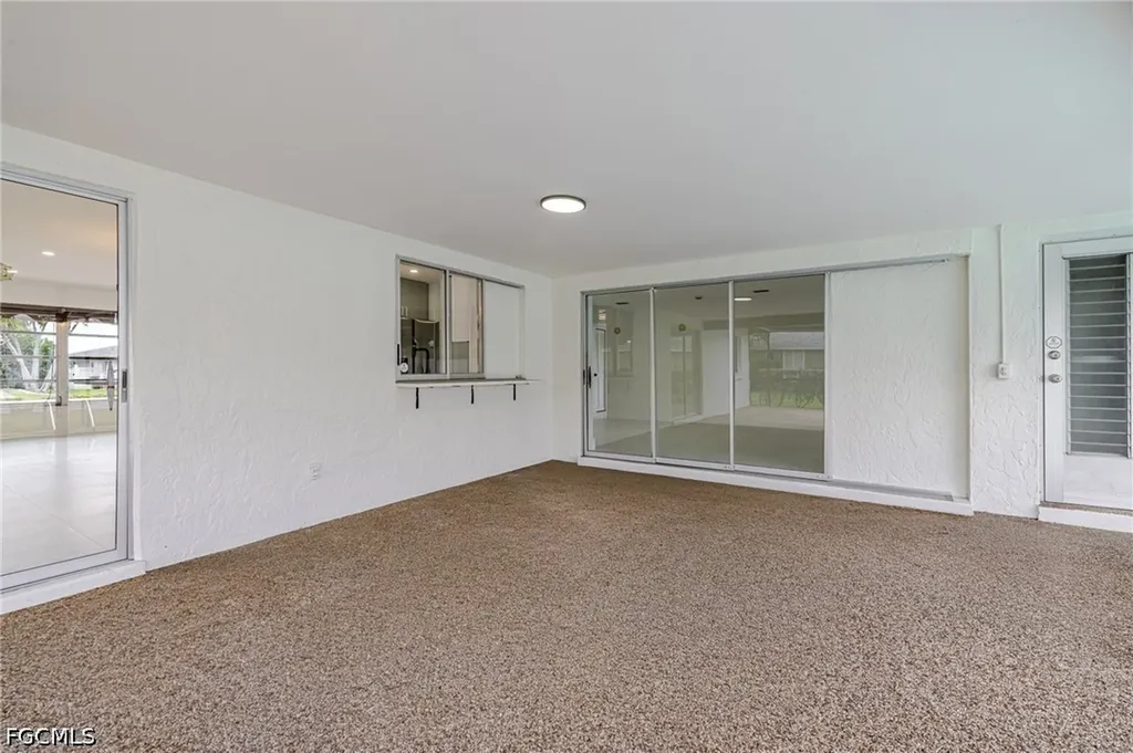 2285 SE 28th Street Cape Coral FL 33904