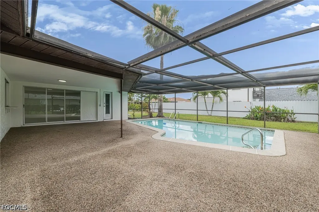 2285 SE 28th Street Cape Coral FL 33904