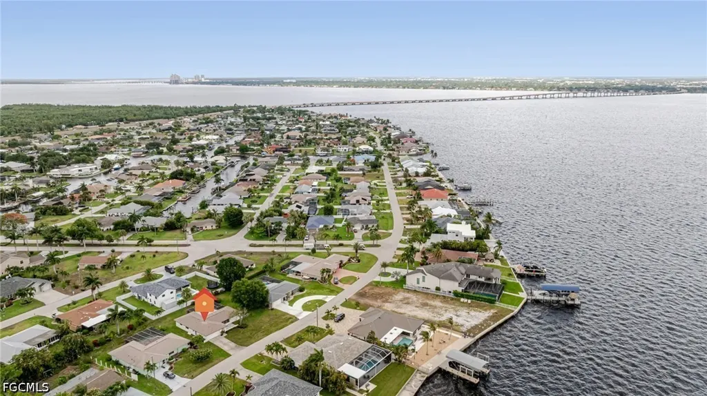 2285 SE 28th Street Cape Coral FL 33904