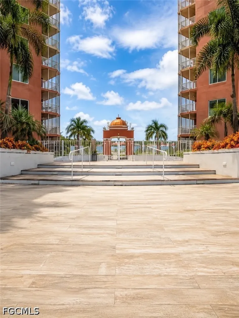 2743 1st Street Fort Myers FL 33916