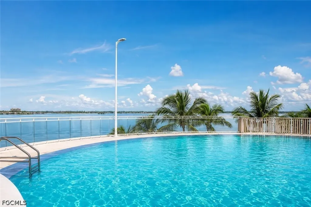2743 1st Street Fort Myers FL 33916