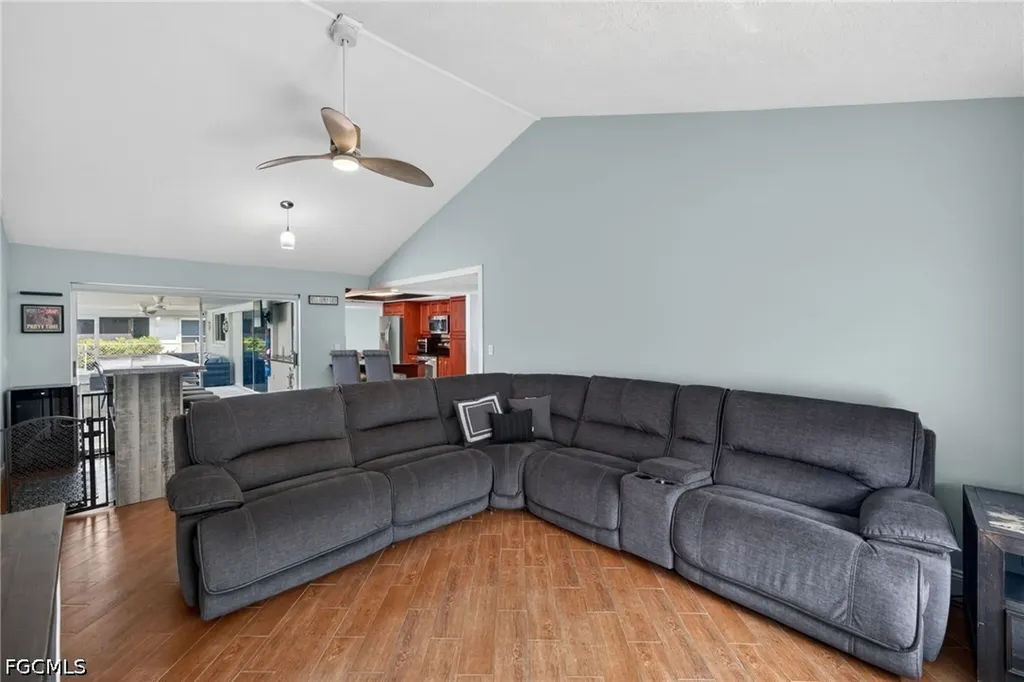 712 SE 32nd Terrace Cape Coral FL 33904