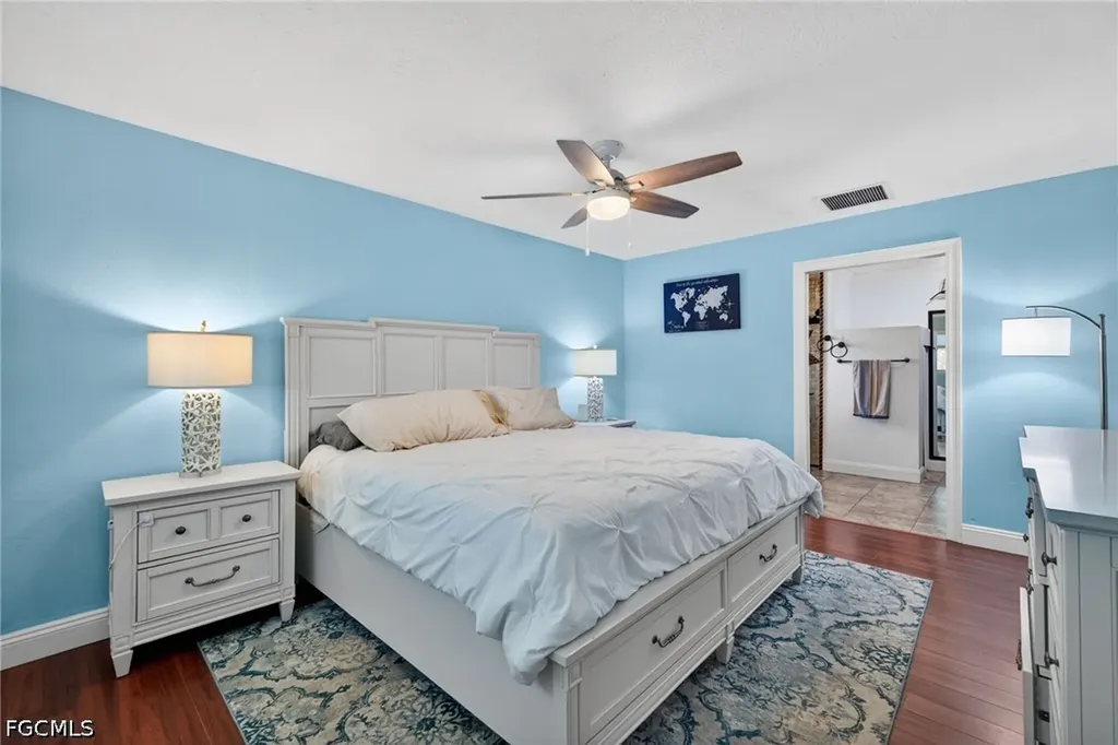 712 SE 32nd Terrace Cape Coral FL 33904